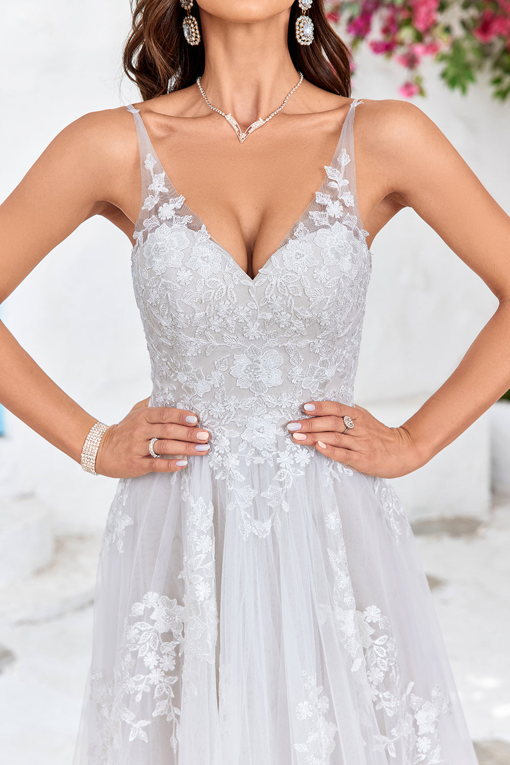 Robe de mariée longue en tulle dos nu ivoire avec Broderie