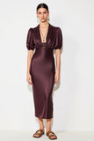Robe Longue Rouge Foncé Satin Fourreau Col V