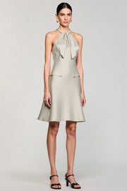 Robe Court Gris Satin Trapèze Licou