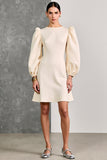 Robe Court Ivoire Satin Trapèze Col Bateau