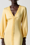 Robe Midi Jaune Satin Trapèze Col V