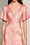 Robe Longue Rose Trapèze Satin Revers Cranté