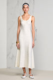 Robe Longue Ivoire Satin Trapèze Encolure Dégagée