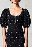 Robe Longue Noir Satin À Pois Fourreau Col Carré