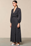 Robe Longue Noir Trapèze Satin Col V