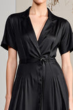 Robe Midi Noir Satin Trapèze Revers Cranté