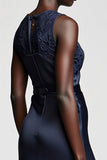 Robe Longue Noir Dentelle Trapèze Ras De Cou