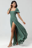 Robes de demoiselle d'honneur eucalyptus en mousseline à manches bouffantes