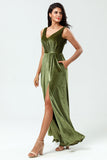 Robes de demoiselle d'honneur en velours olive à col en V et sans manches