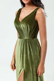 Robes de demoiselle d'honneur en velours olive à col en V et sans manches