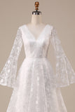 A-ligne Manches Papillon Col V Traîne Tribunal Robe de Mariée