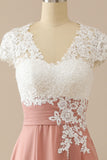 Robe de soirée de mariage en dentelle rose avec col en V et appliques