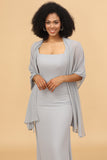 Robe de demoiselle d’honneur sirène à col carré gris avec cape