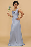 Une ligne à col asymétrique Gris Bleu Longue Satinée Robe demoiselle d’honneur