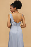 Une ligne à col asymétrique Gris Bleu Longue Satinée Robe demoiselle d’honneur