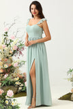 Une ligne Robe longue de demoiselle d'honneur à bretelles spaghetti Dusty Sage avec Volants