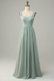 Une ligne Robe longue de demoiselle d'honneur à bretelles spaghetti Dusty Sage avec Volants