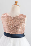 Robe de fille à fleurs blanches avec paillettes