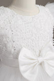 Robe de fille blanche à col bijou mignon avec nœud papillon