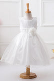 Paillettes Robes blanches sans manches avec nœud papillon