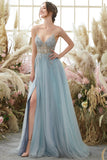Robe de bal à bretelles spaghetti en tulle perlé bleu clair