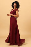 Robe de demoiselle d’honneur bordeaux en mousseline de soie avec fente