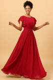 Robe de demoiselle d’honneur bordeaux en mousseline de soie avec manches à volants