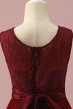 Robe de demoiselle d’honneur junior en dentelle bordeaux et tulle