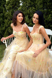 Robe de bal longue champagne avec broderie