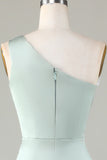 Robe de demoiselle d’honneur matcha à une épaule avec volants