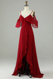 Asymétrique Cold Épaule Burgundy Robe de demoiselle d’honneur longue avec volants