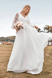 A Line V Neck Ivory Chiffon Sweep Train Boho Robe de mariée avec dentelle