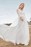 A Line V Neck Ivory Chiffon Sweep Train Boho Robe de mariée avec dentelle