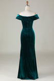 Robe de demoiselle d'honneur sirène en velours vert paon à épaules dénudées de demoiselle d’honneur avec fente