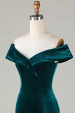 Robe de demoiselle d'honneur sirène en velours vert paon à épaules dénudées de demoiselle d’honneur avec fente