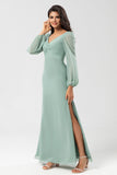 Robe de demoiselle d’honneur verte à manches longues avec fente