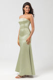 Robe de demoiselle d’honneur verte gaine de Satin sans bretelles