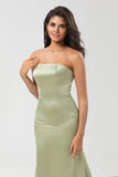Robe de demoiselle d’honneur verte gaine de Satin sans bretelles