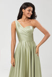 Robe de demoiselle d’honneur vert satin à une épaule avec poches