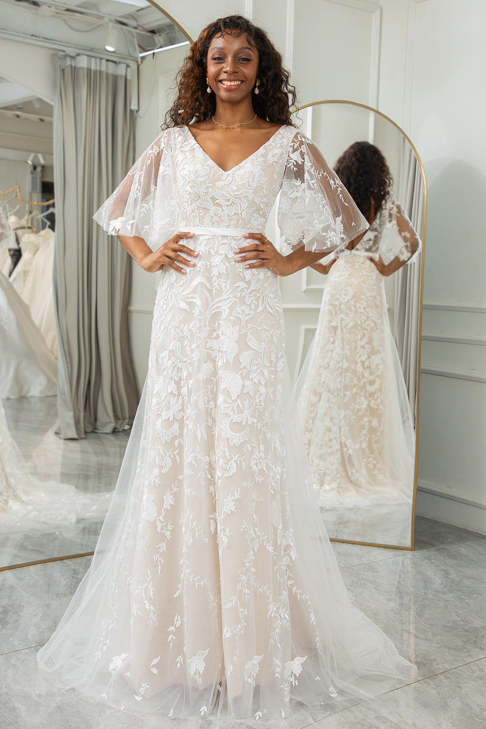 Ivoire Batwing manches dentelle balayage Train robe de mariée