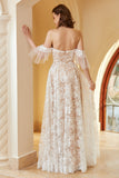 Superbe robe de mariée en dentelle blanche une ligne hors de l'épaule