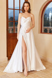 Robe de mariée en satin blanc avec fente