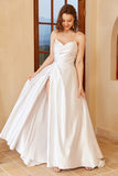 Robe de mariée en satin blanc avec fente