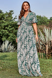 Une robe de bal Line V col vert imprimé floral plus grande taille avec manches courtes
