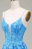 Robe de bal trapèze à bretelles spaghetti en tulle bleu avec appliques