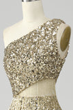 Robe de bal à paillettes à franges à une épaule dorée avec fente
