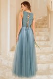 Robe de demoiselle d’honneur en tulle bleu gris avec dentelle