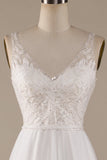 Robe de mariée en tulle en à col en V ivoire avec dentelle